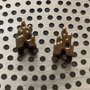 1699 Gold Tone Castle Stud Earrings